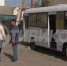 В Улан-Удэ из окна маршрутного автобуса выпали два человека - ТК Тивиком