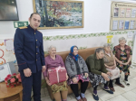 В Заиграевском районе сотрудники следственного отдела поздравили женщин в подопечном доме-интернате