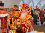 В честь иконы «Живоносный Источник» Глава митрополии совершил Литургию и водоосвящение