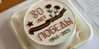 Студентка из Бурятии испекла тематический торт к 80-летию Победы - Infpol.Ru