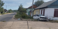 В Бурятии 19-летний водитель врезался в дом и погиб - Газета Номер один