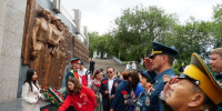 В Улан-Удэ специалисты чрезвычайного ведомства почтили память героев Второй мировой войны - МЧС Республики Бурятия