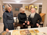 Подготовка к открытию в Музее истории города Улан-Удэ выставки «Открытка из детства. Творчество Елизаветы Бём»