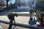 В Улан-Удэ росгвардейцы убрались на мемориале воинам, павшим в Великой Отечественной войне
