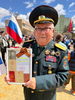 Француз прошел с портретами предков-фронтовиков в «Бессмертном полку» в Улан-Баторе